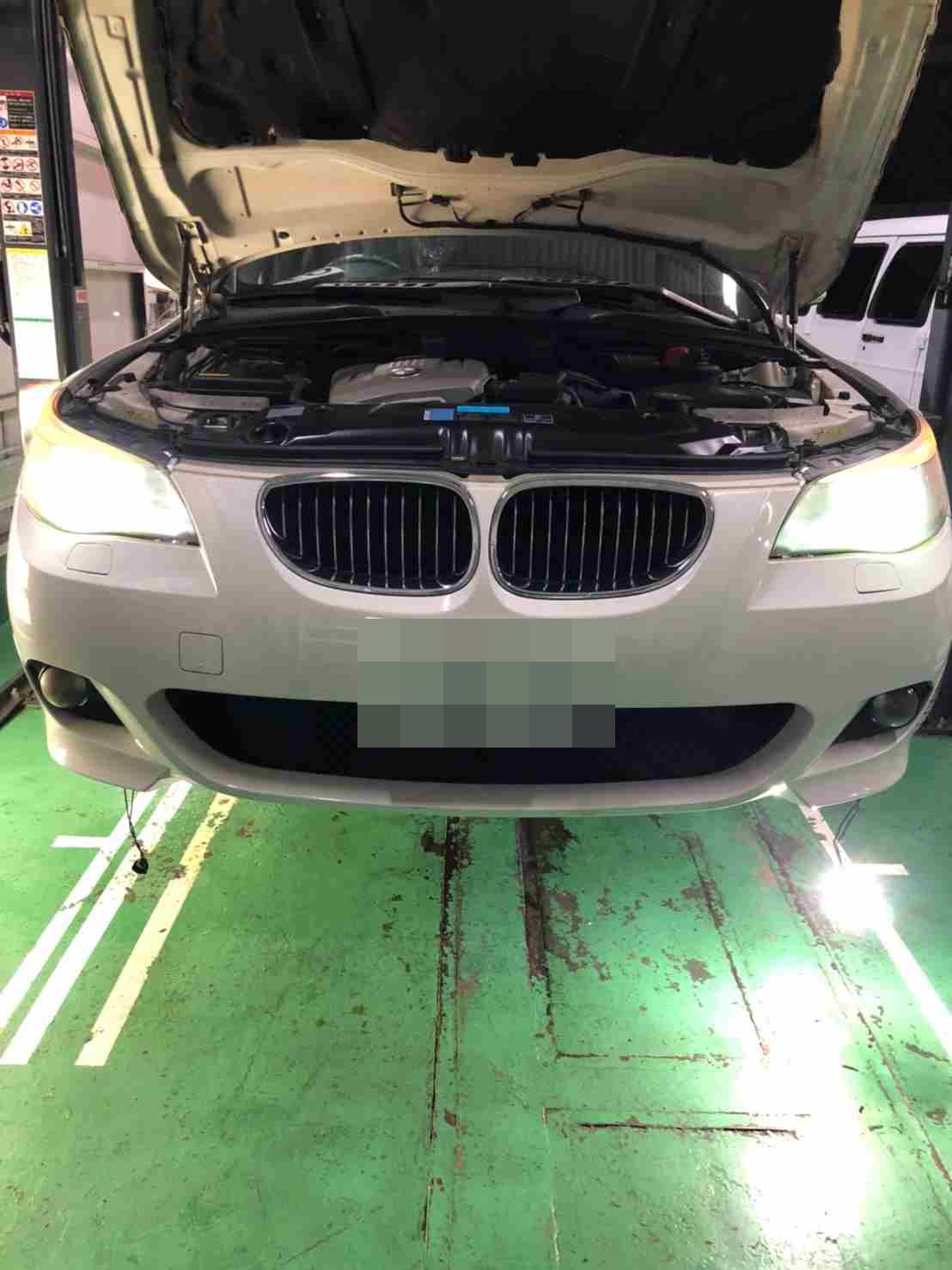 H19　BMW 525i 点検整備（エンジンオイル交換、オイルレベルセンサー交換）