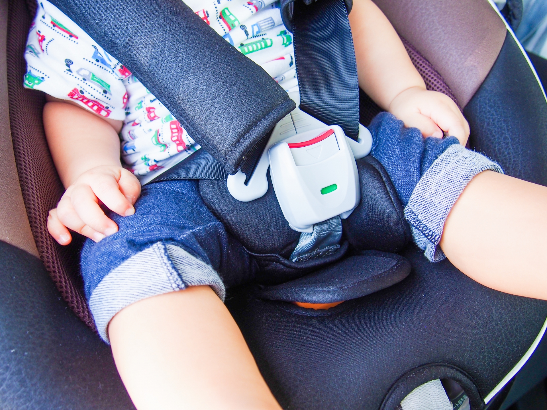 取りはずしが面倒なんだけど車検時のチャイルドシートはどうすれば良いの にプロが解答します Dr 輸入車ドットコム